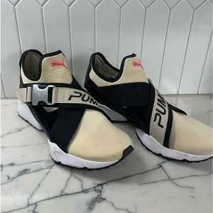 Gently used PUMA MUSE EOS WOMEN TENNIS SHOES CEMENT SZ 9